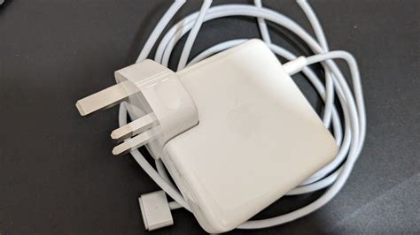 Apple Magsafe 3 charging brick(67w) and USB C to Magsafe 3 cable ...