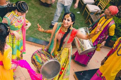 Groovy Punjabi Wedding Songs For Both Bride and Groom