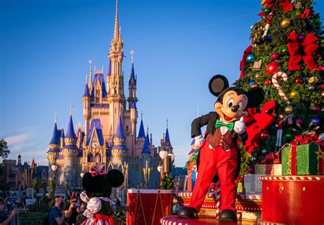 Disney Christmas Parade 2024 Live - Cordy Dominga