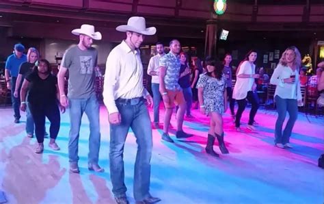 How To Line Dance For Beginners: 4 Good Ways! » Country Dancing Tonight