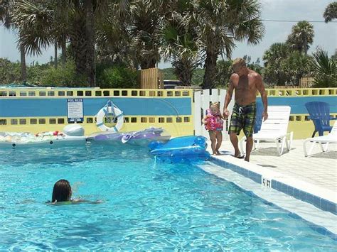 Flagler Beach Motel and Vacation Rentals Pool: Pictures & Reviews ...