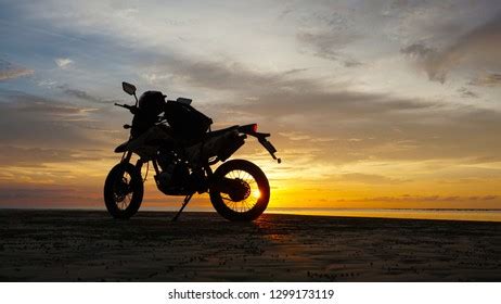 Silhouette Motorcycle Helmet Bag Against Sunset Stock Photo 1299173119 ...