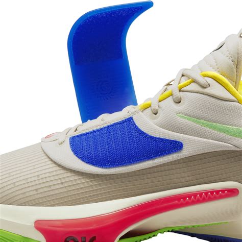 Nike Zoom Freak 3 Surfaces With Primary Colors – Sneaker Novel