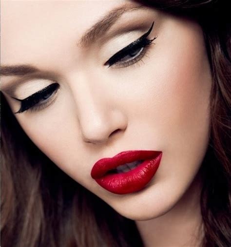 11 Fabulous Cat Eye Makeup Trends