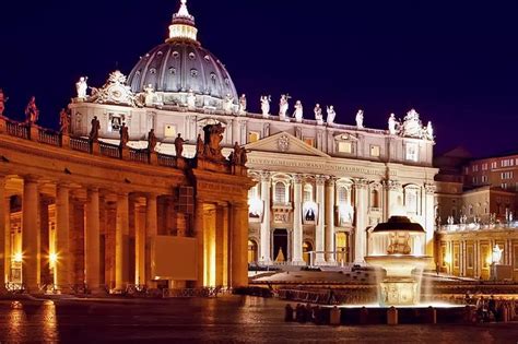 Vatican Museums Skip-the-Line Entry Night Tour 2024 - Rome