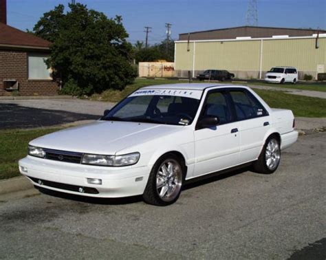 1992 Nissan Stanza - Information and photos - MOMENTcar