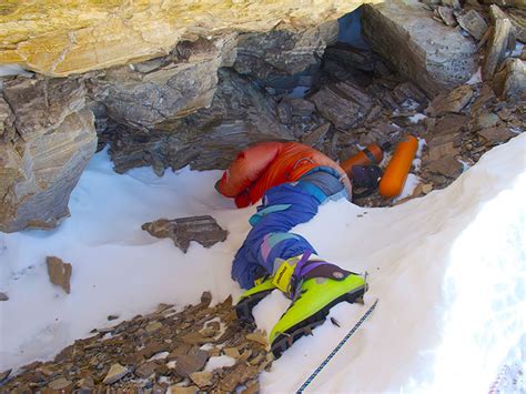 Mt Everest Dead Bodies Are Used As Landmarks, Here's Why