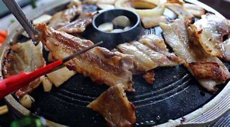 Grilled pork belly BBQ (Samgyeopsal-gui) recipe by Maangchi