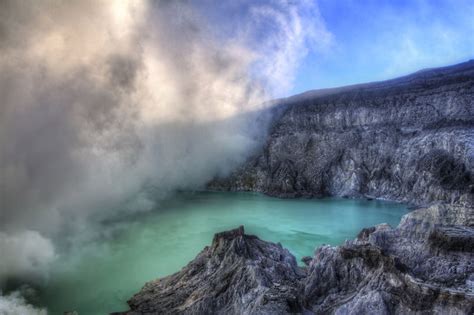 Ijen Crater Lake Indonesia Guide: Itinerary, How to Reach, Tips, Cost ...