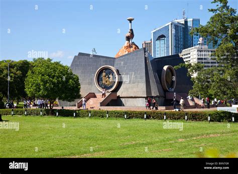 Nyayo Monument in Uhuru Park, Nairobi, Kenya Stock Photo: 33658375 - Alamy