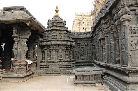 Road trip to Rayalaseema - IV - Tadipatri temples - The twin marvels ...