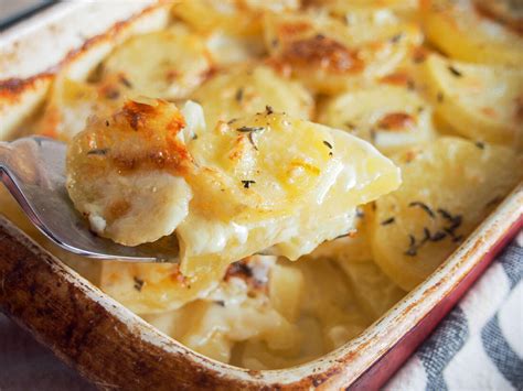 Dauphinoise potatoes - Caroline's Cooking