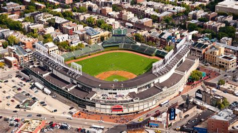 Wrigley Field in Chicago, Illinois | Expedia