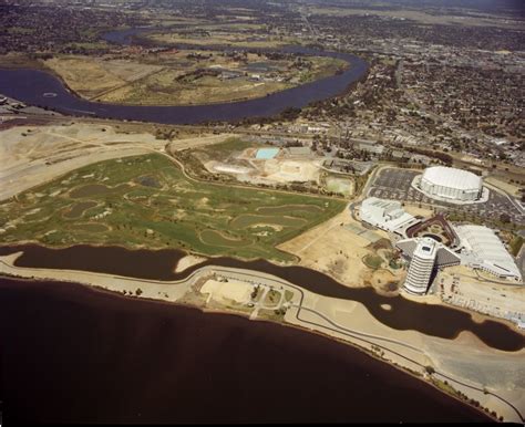 Aerial photographs of Burswood and East Perth, 14 December 1987 - State ...