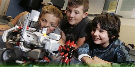 5 Reasons Why Kids Should Know Robotics