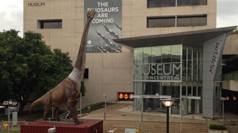 New dinosaur installed at Queensland Museum