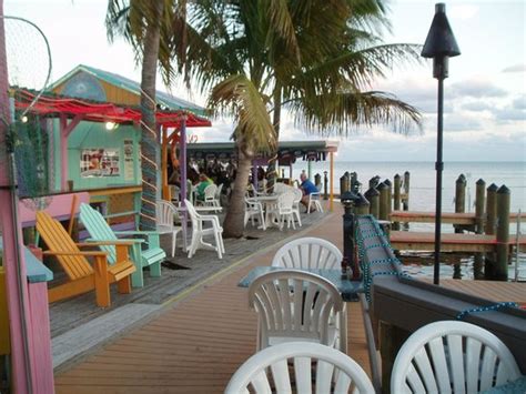 bar area - Picture of Snappers Oceanfront Restaurant & Bar, Key Largo ...