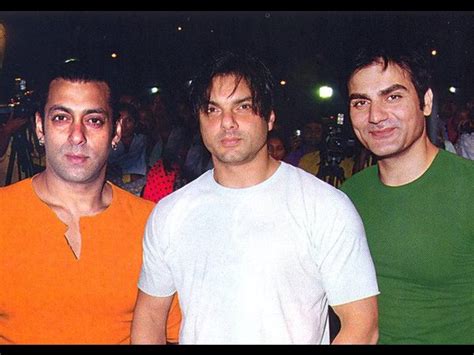 Rare and Unseen pictures of Salman Khan and his brothers - Filmibeat