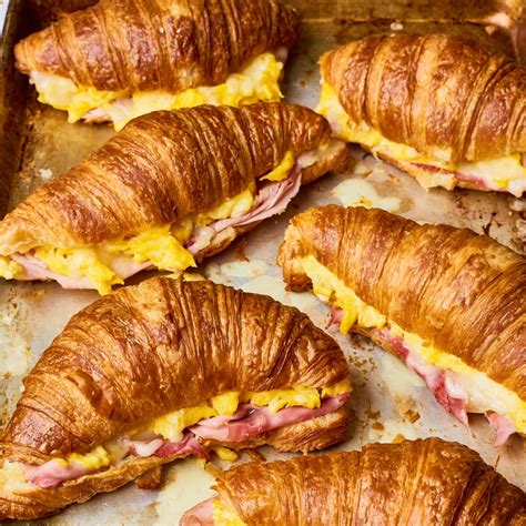 Croissant sandwich: No more omelets! Delicious breakfast 1