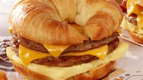 What You Need To Know Before Eating Burger King's Breakfast - YouTube