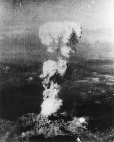 What were the results of the atomic bombings of Hiroshima and Nagasaki ...