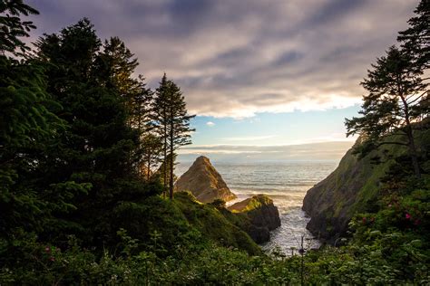 A view of the Pacific Coast near Florence, Oregon by Tucapel [4320 x ...