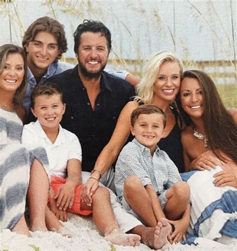 Luke Bryan's beautiful family . | Luke bryan songs, Luke bryan family ...