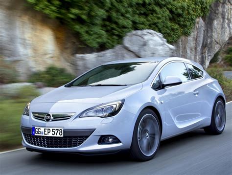 Opel Astra J GTC Photos and Specs. Photo: Astra J GTC Opel ...