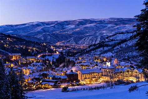 Colorado Ski Transportation - Denver Airport to Ski Resorts - Crown Limo