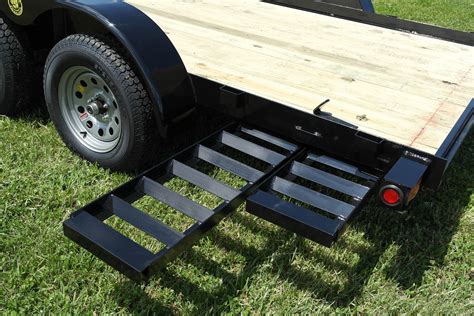 11_flatbed_slide_in_ramps - Gatormade Trailers