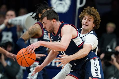 Donovan Clingan could return soon for UConn men's basketball team