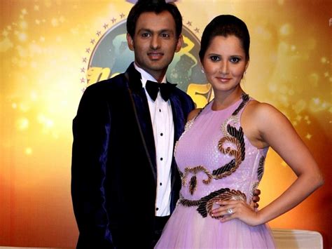 Sania Mirza's Cricketer Husband Shoaib Malik to Join her in India ...