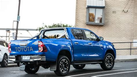 2021 Toyota HiLux SR5 4X4 dual-cab review - Drive