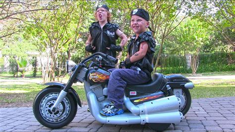 Power Wheels Harley Davidson Ride On Kids Motorcycle - ... | Doovi