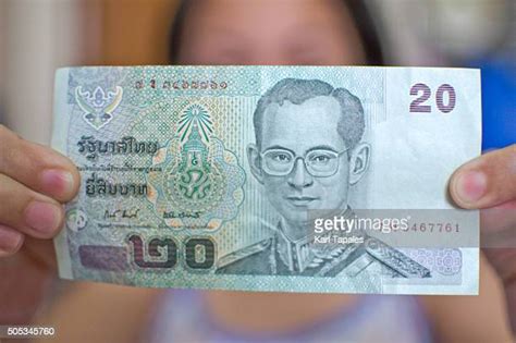 20 Baht Banknote Photos and Premium High Res Pictures - Getty Images