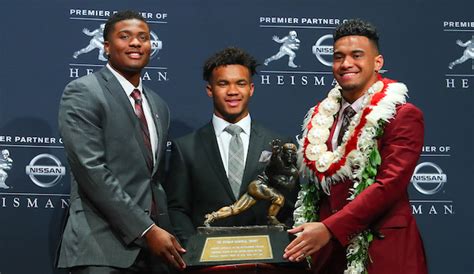 Kyler Murray Beat Out Tua Tagovailoa For The 2018 Heisman Trophy