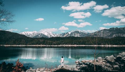 Hiking to Eibsee lake in Germany. 5k route | discover194.com