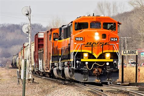 BNSF SD60M 1424 / Riverside, MO — Trainspo