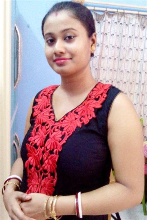 MARATHI BHABHI BEAUTY CHICK OF THE DAY | Hot and Sexy