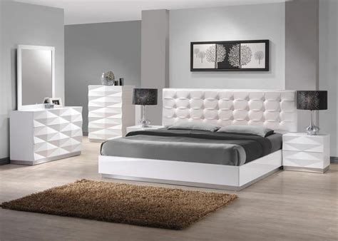 Modern White Lacquer & Premium Leather King Size Bedroom Set 3Pcs J&M ...