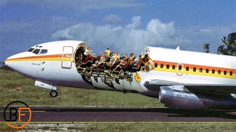 The Miracle Landing of Aloha Airlines Flight 243 | Airline flights ...