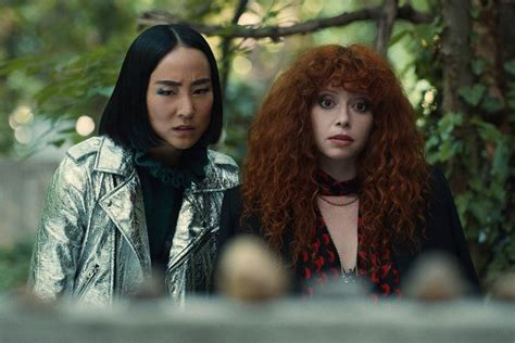 Russian Doll Season 2: Premiere Date Set for April 20, 2022 | Official ...