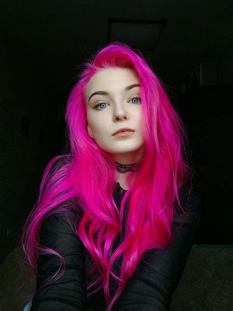 pink hair | Hot pink hair, Pink blonde hair, Unnatural hair color