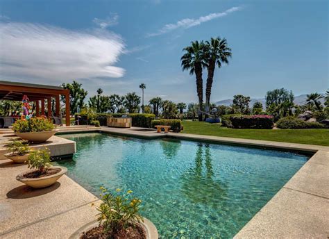 7 Palm Springs Family Homes with Swimming Pools | Plum Guide