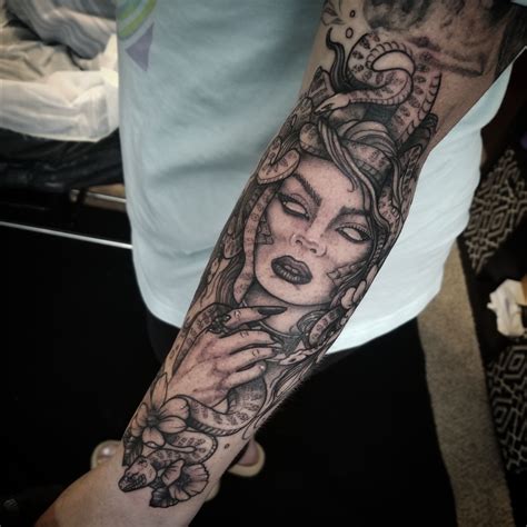 Discover more than 77 medusa arm tattoos - esthdonghoadian