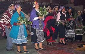 Resultado de imagen para traje tipico mapuche mujer | Traje tipico de ...