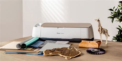 Cricut vs Cameo Comparison 2021 [Unbiased Review]