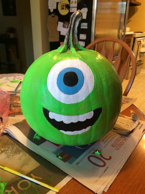 Mike from Monsters Inc pumpkin | Creative pumpkin painting, Disney ...