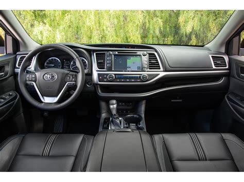 2019 Toyota Highlander: 127 Interior Photos | U.S. News