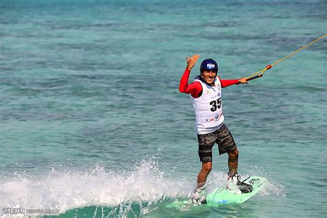 Water skiing competitions in Kish